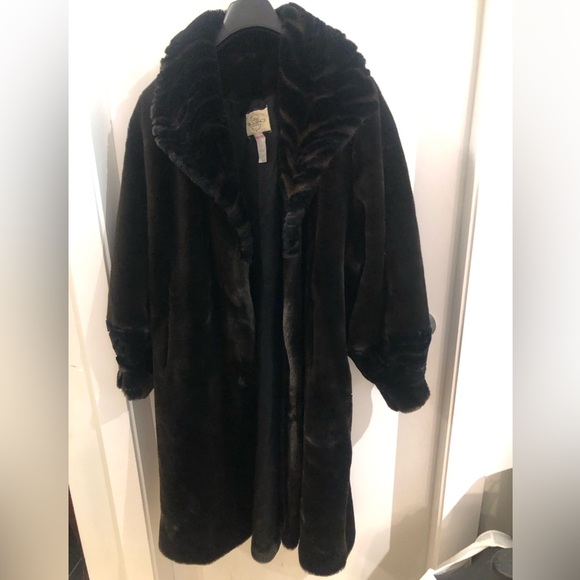 SEQUENCE FUR COAT - OVERSIZED XL - Picture 13 of 15